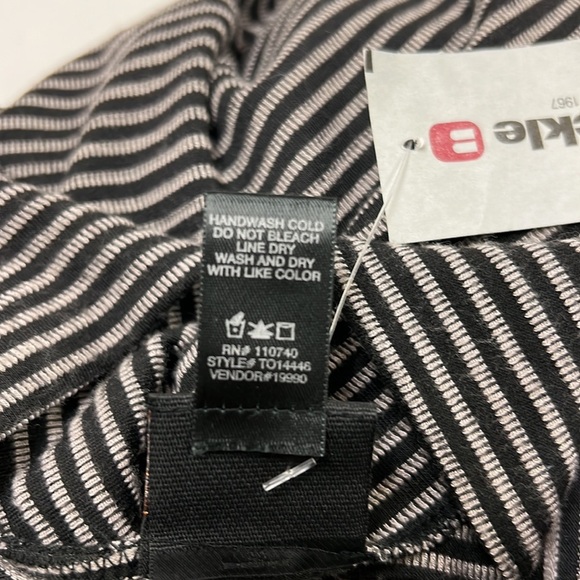 NWT Daytrip Asymmetrical Hem Split Side Striped Tunic - Picture 5 of 5